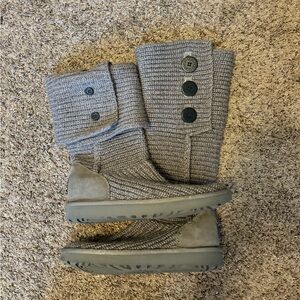 Grey Sweater-Like Uggs: Size - Women’s 10